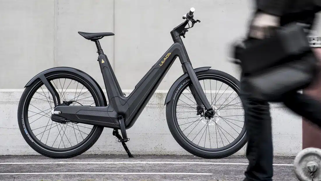 velo-electrique-pas-cher-en-tete