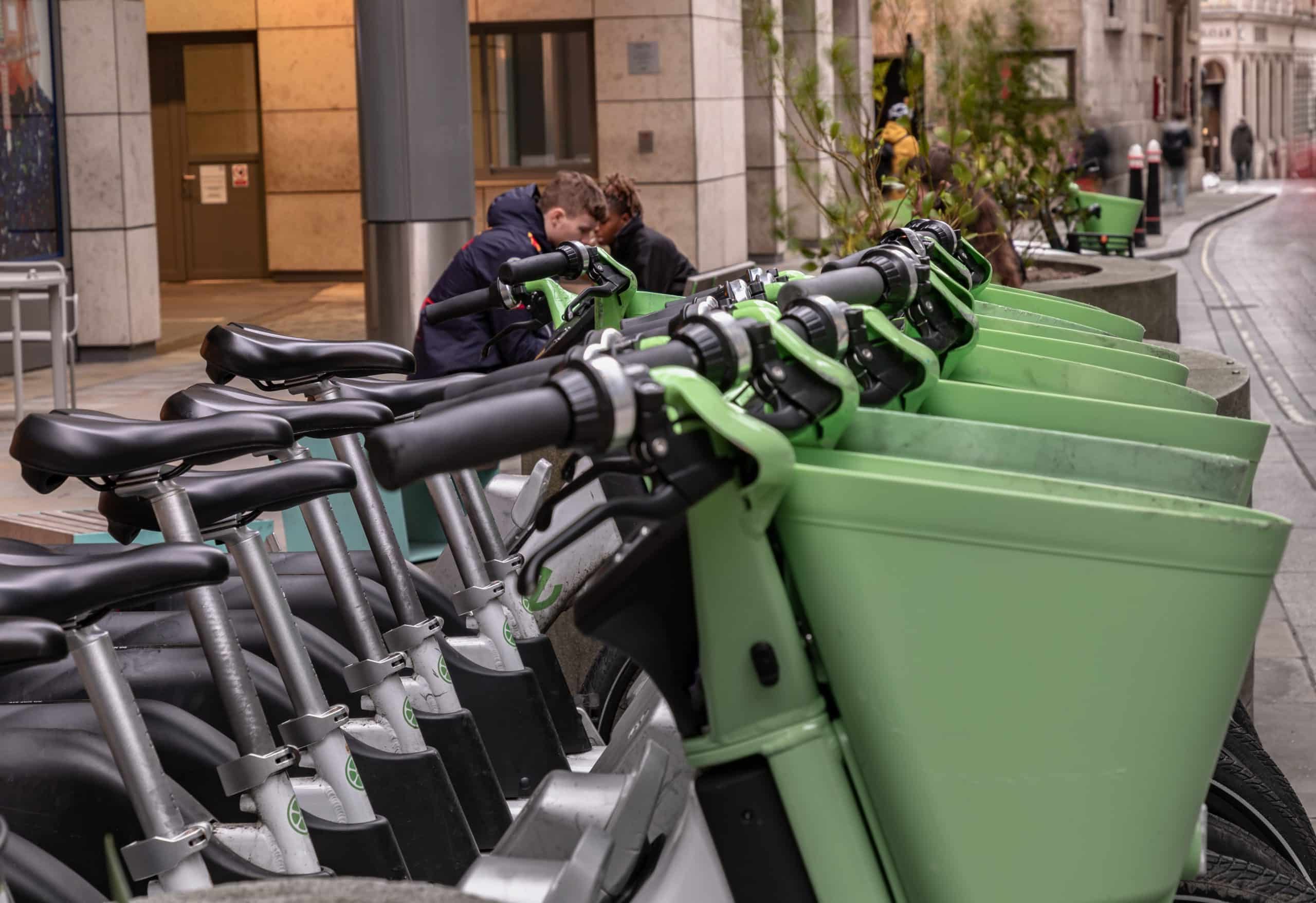 les-seniors-parisiens-a-la-conquete-du-velo-electrique