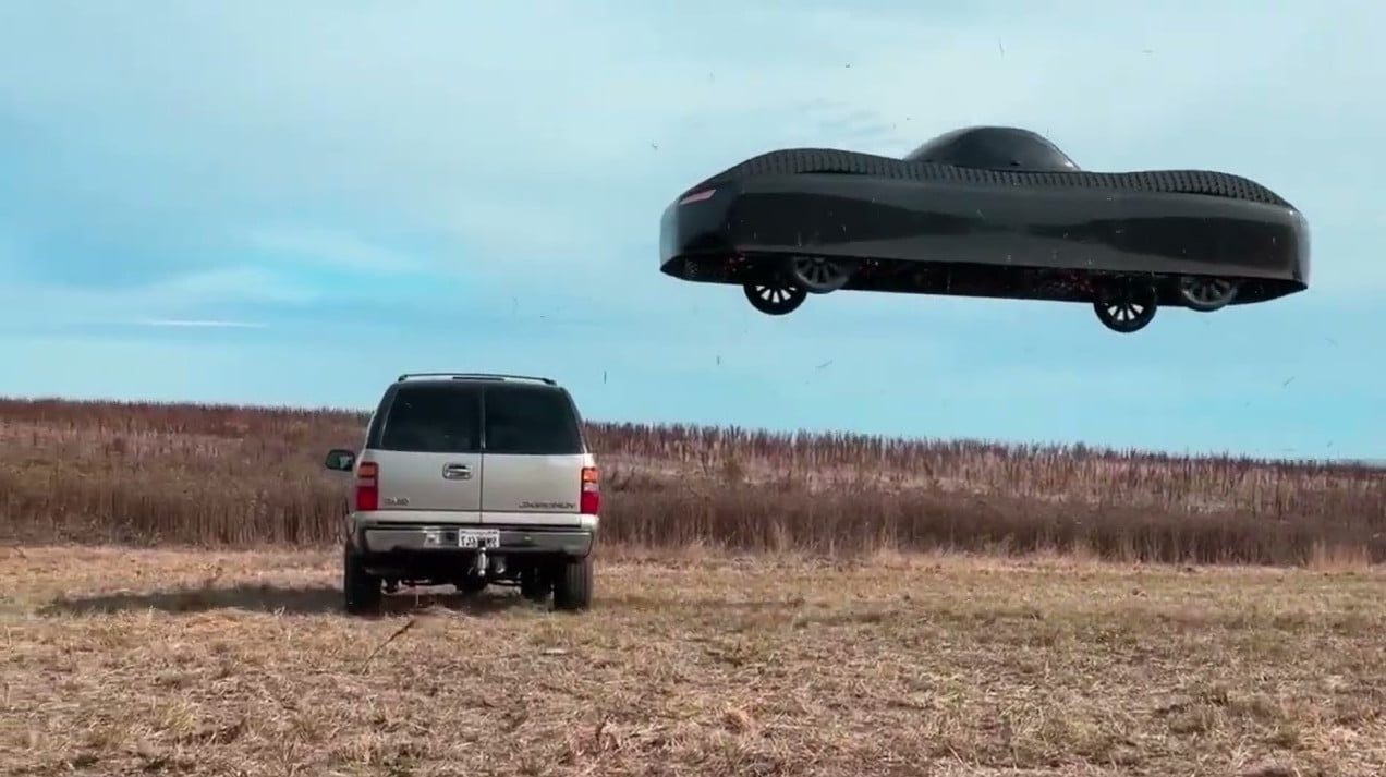 les-premieres-images-de-la-voiture-volante-un-reve-pret-a-decoller