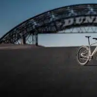 1-mondraker-dusty-x-gulf-edition-tout-ce-quil-faut-savoir-sur-cette-edition-limitee