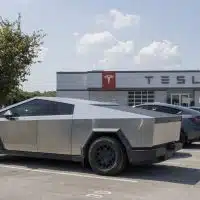 1-pourquoi-labsence-de-tesla-au-salon-automobile-de-vancouver-fait-debat