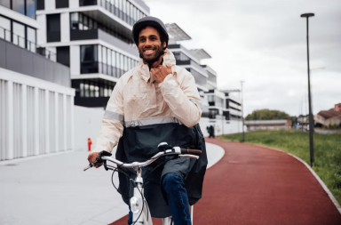 1-le-poncho-velo-un-accessoire-incontournable-pour-les-trajets-urbains