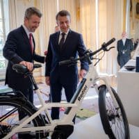 1-pourquoi-emmanuel-macron-a-t-il-choisi-d-offrir-un-velo-au-roi-du-danemark