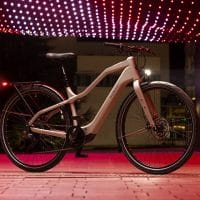 1-le-velo-urbain-reinvente-le-premier-modele-electrique-equipe-du-moteur-dji