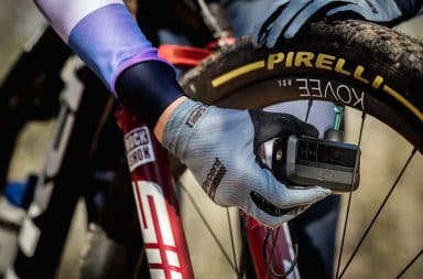 1-trek-innove-avec-la-pompe-electrique-air-rush-la-solution-nomade-pour-gonfler-tous-les-pneus