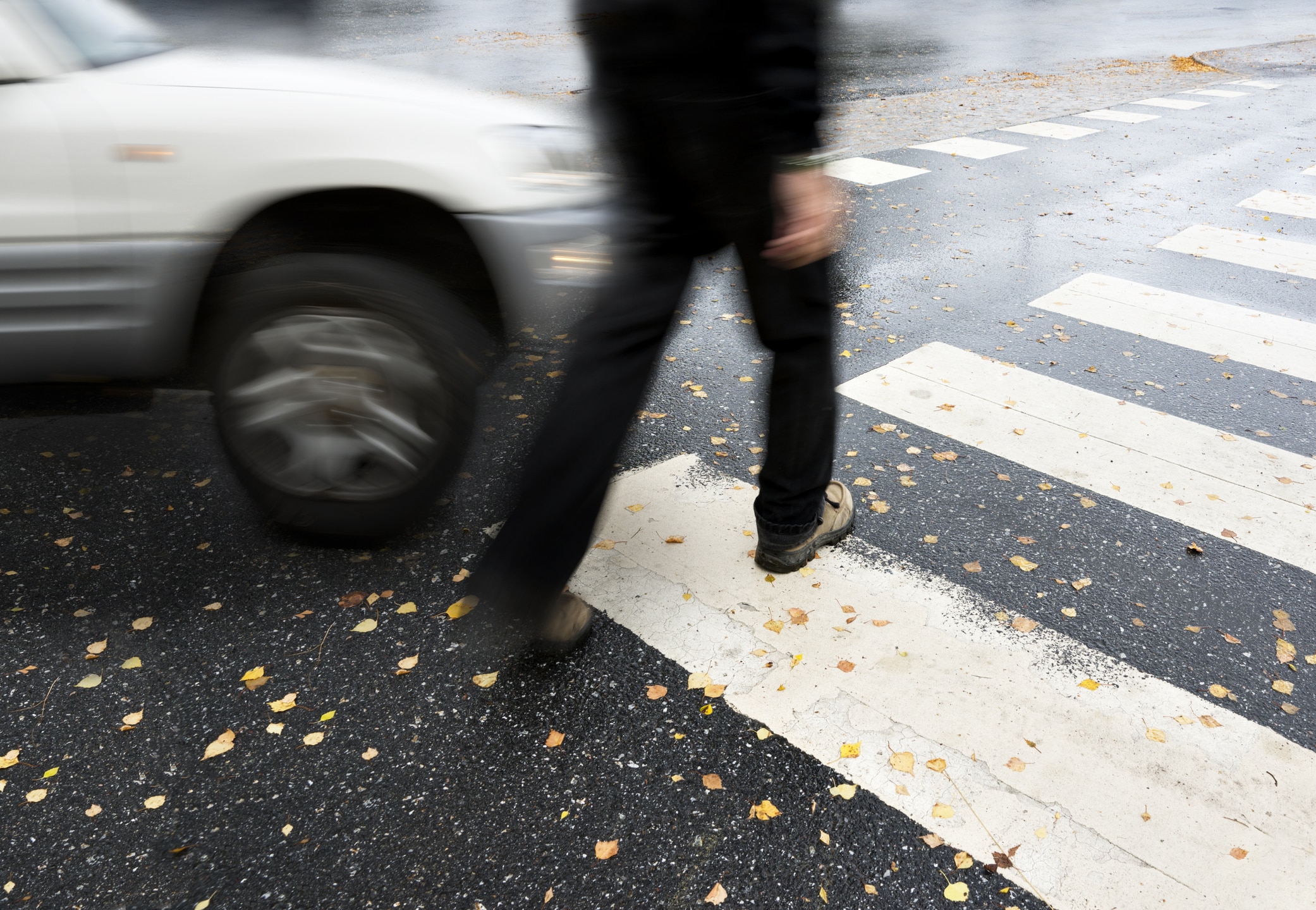 voitures-electriques-les-nouveaux-defis-de-la-securite-pietonne-en-ville