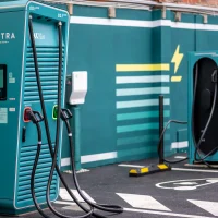 1-recharge-rapide-a-prix-reduit-cet-ete-electra-offre-son-abonnement-pour-les-vacances