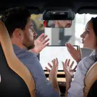 1-entre-stress-et-sourires-pourquoi-3-couples-sur-10-se-disputent-sur-la-route-des-vacances