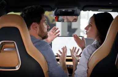 1-entre-stress-et-sourires-pourquoi-3-couples-sur-10-se-disputent-sur-la-route-des-vacances
