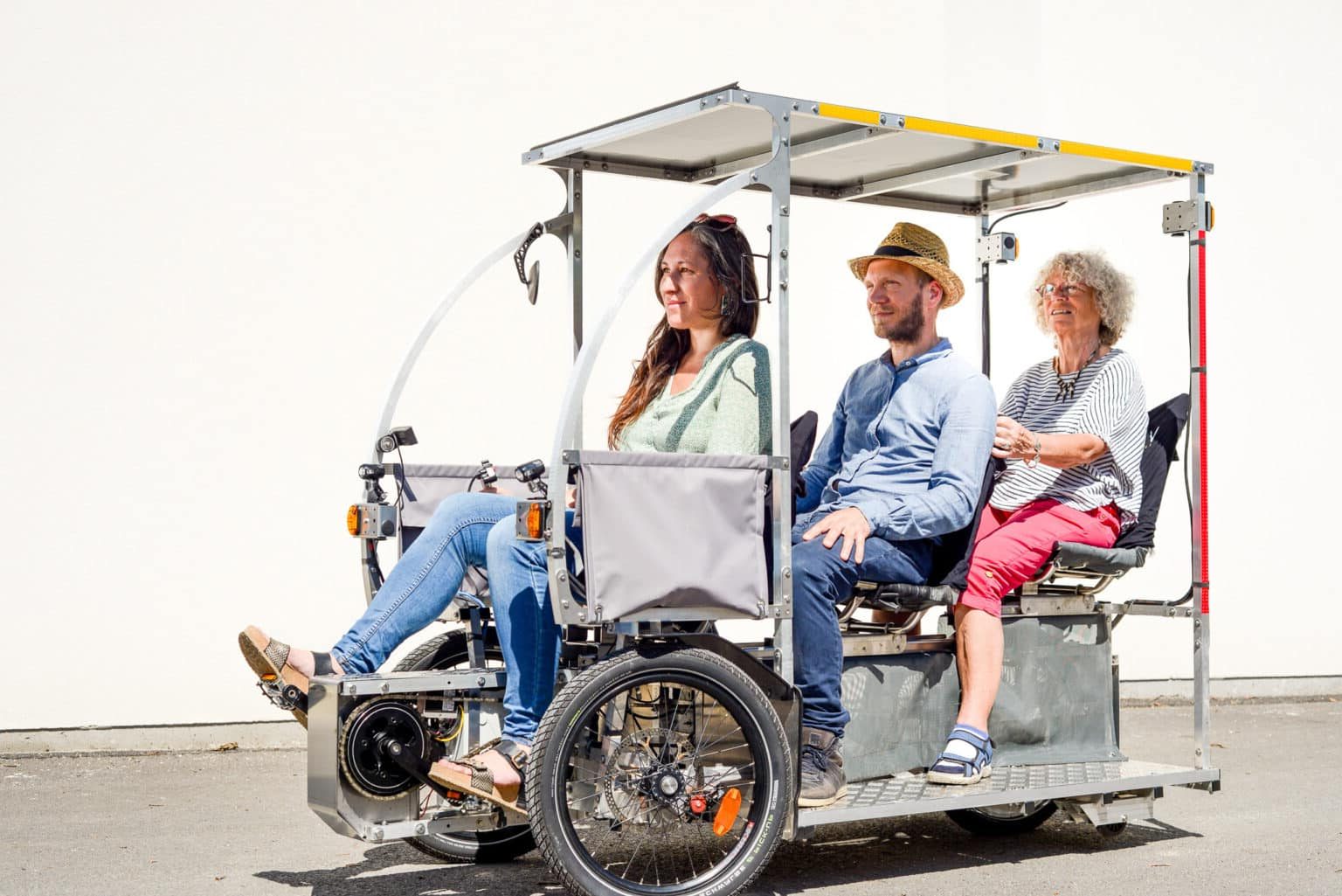 un-velo-solaire-en-kit-la-nouvelle-mobilite-creee-par-des-passionnes