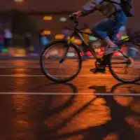 1-rouler-de-nuit-bien-voir-et-etre-vu-a-velo-en-ville