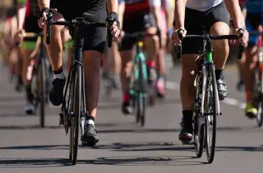 1-tadej-pogacar-et-pauline-ferrand-prevot-sacres-au-velo-d-or-2025-une-saison-d-exploits-marquants