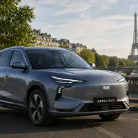SUV électrique Geely en circulation illustrant son arrivée sur le marché français