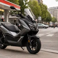 Moto en ville pouvant être convertie au Superéthanol E85